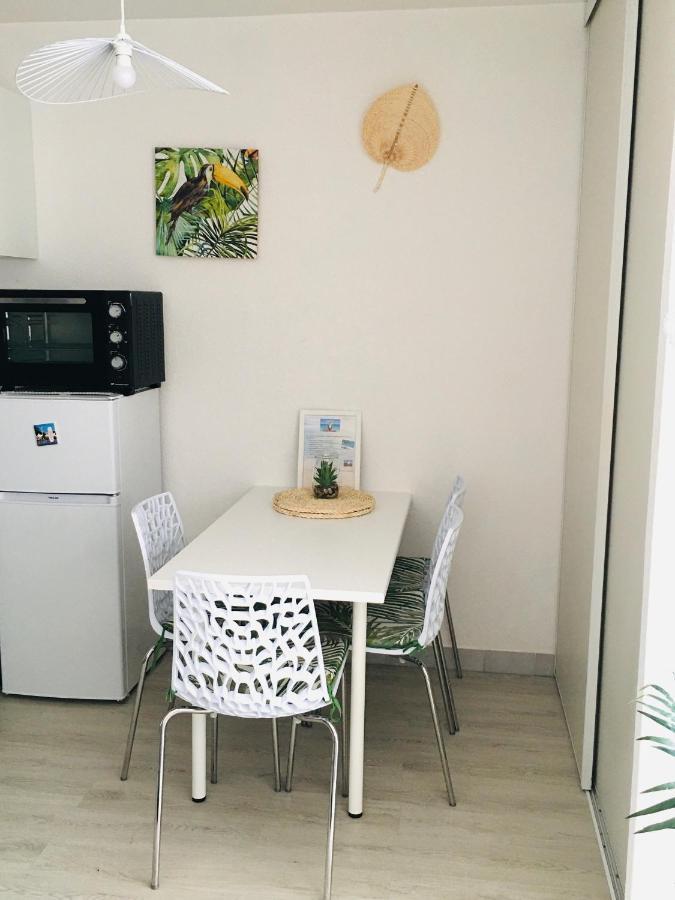 Studio Les Pieds Dans L'Eau: Beachside Retreat with Private Parking La Grande-Motte Exterior photo